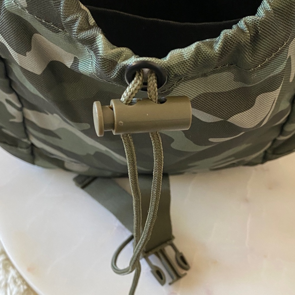 PINK Victoria's Secret Green Camo Backpack - Picture 7 of 8